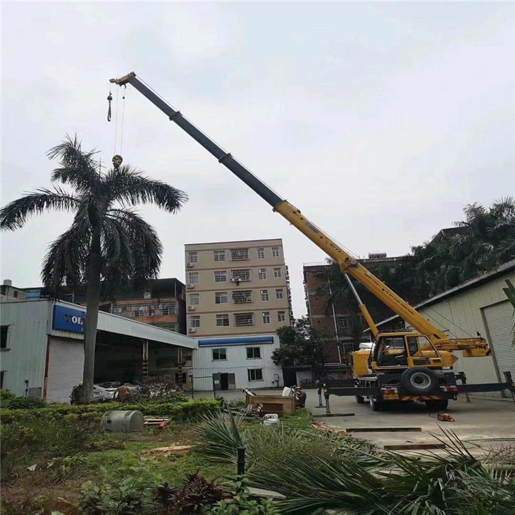 龙南县12吨吊车出租一天的收费标准是什么