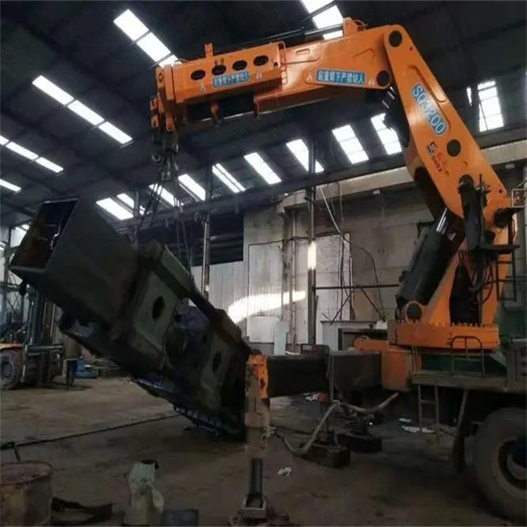 龙南县200吨折臂吊出租